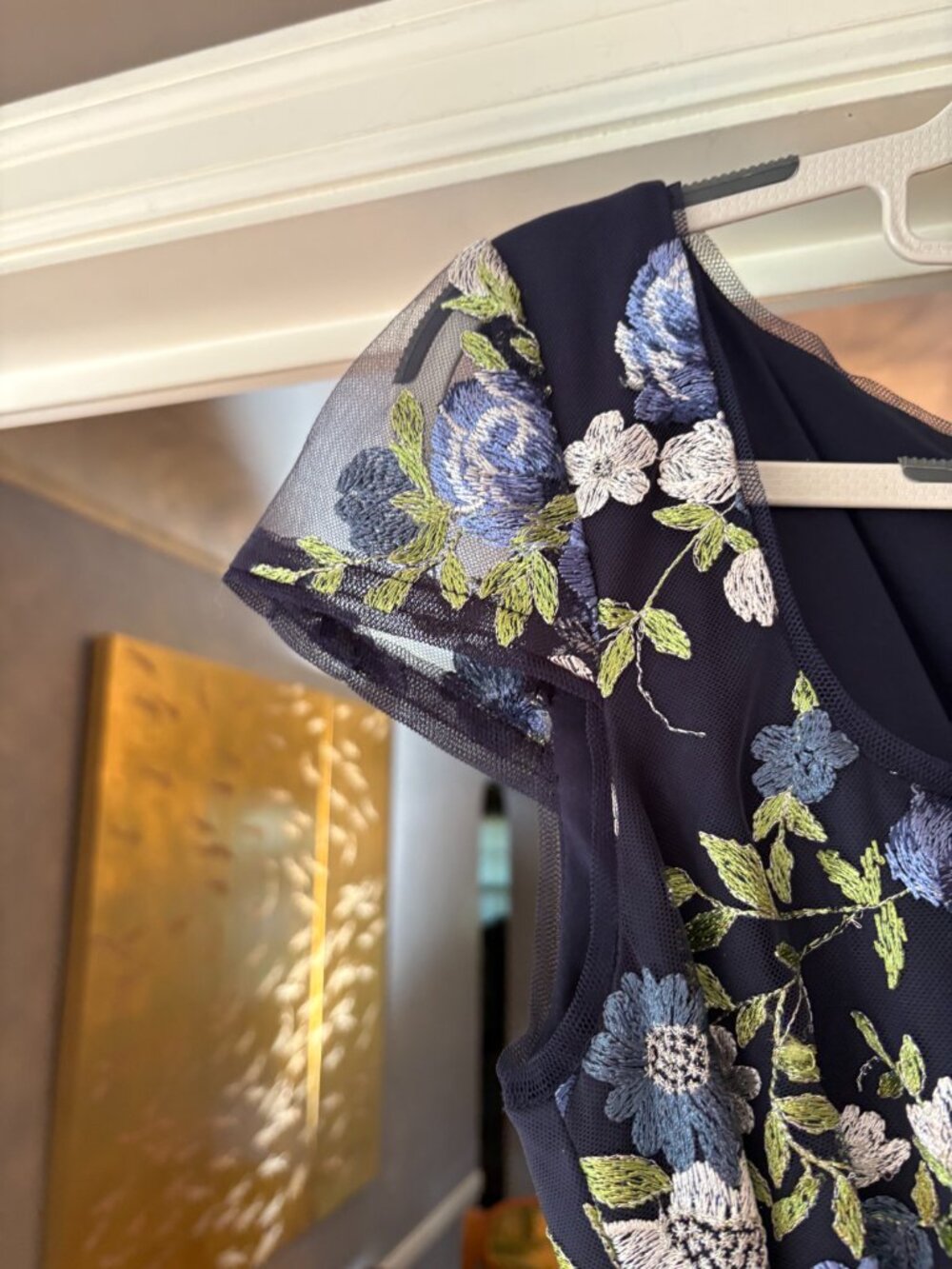 NWT Adrianna Papell Embroidered Floral Cap Sleeve Column Gown in Navy. Size 6 - Picture 9 of 16